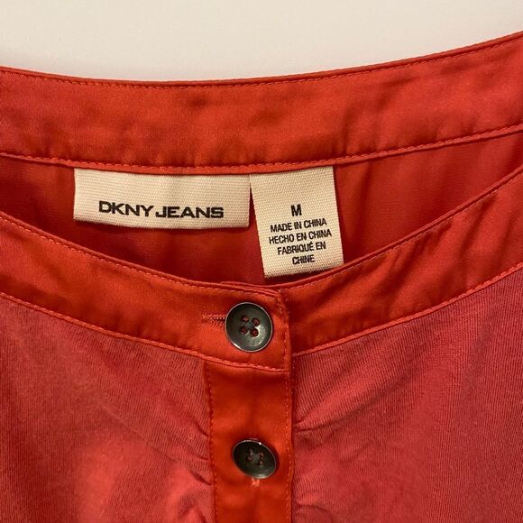 DKNY Jeans Short Sleeve Top. Faded Red. Medium - Picture 4 of 8